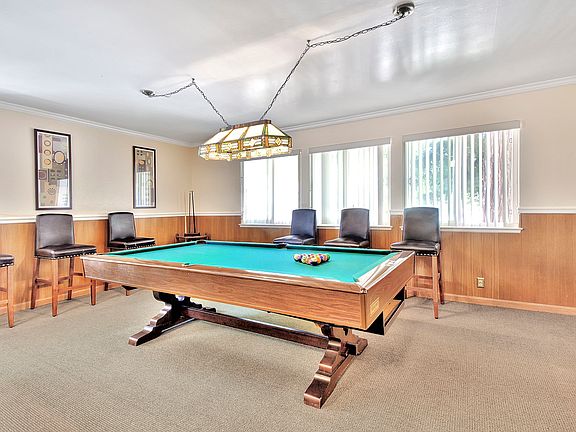4th image of 402 Oak Grove Ave APT F