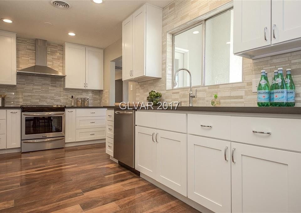 1st image of 4949 Stacey Ave