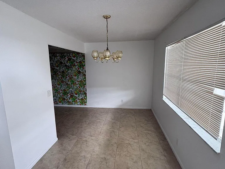 163 Somerset Cres #H — Photo 7