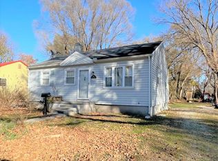 805 N 3rd St, Kentland, IN 47951