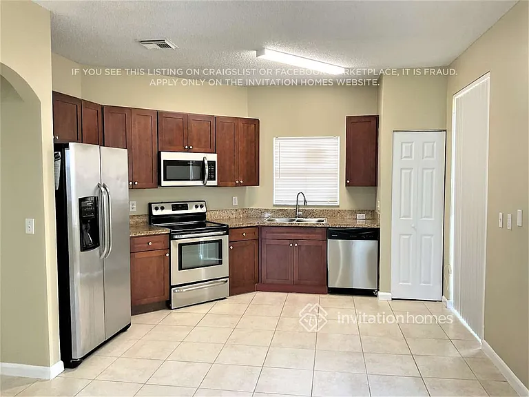 1912 NW 184th Way — Photo 8