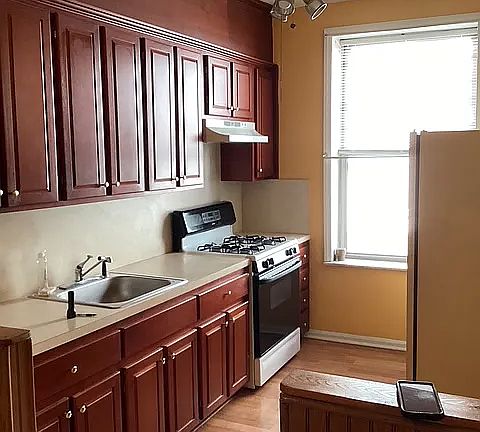 2nd image of 125 Chester St APT 3