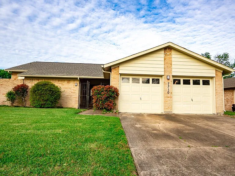 7310 Westbranch Dr — Photo 1