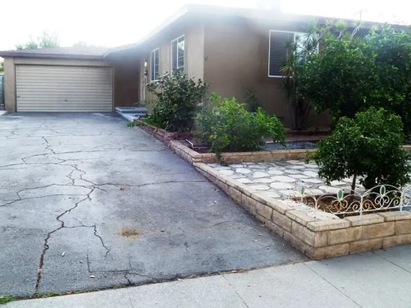 8354 Sylmar Ave, Panorama City, CA 91402