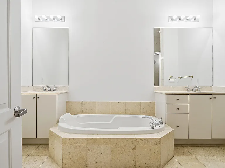 801 S Olive Ave #425 — Photo 18