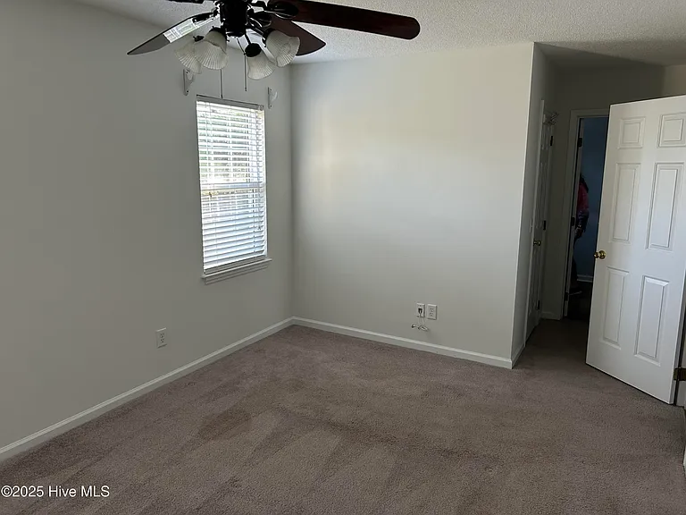 3008 Tandem Ct — Photo 10