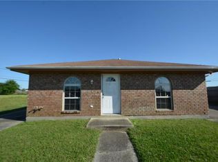 42 Phillip Ct, Chalmette, LA 70043
