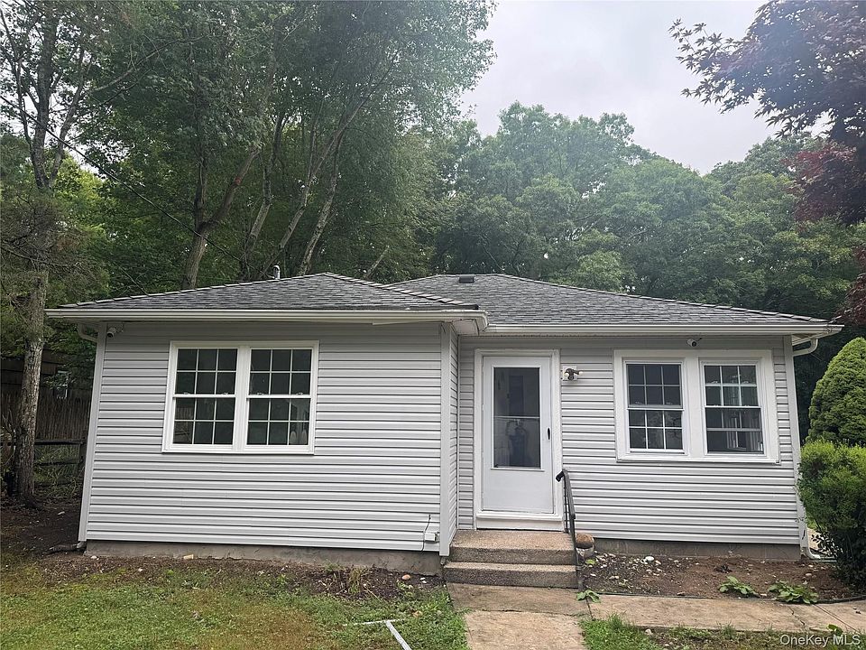 1st image of 7 Candido Avenue S
