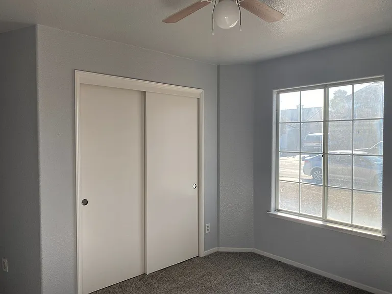 740 Rhine Ct — Photo 7