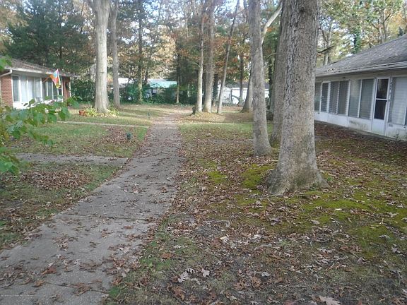 5th image of 468B Portsmouth Dr