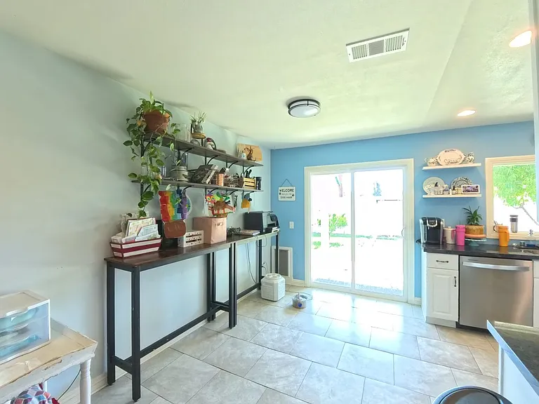 4352 Blueridge Dr — Photo 11