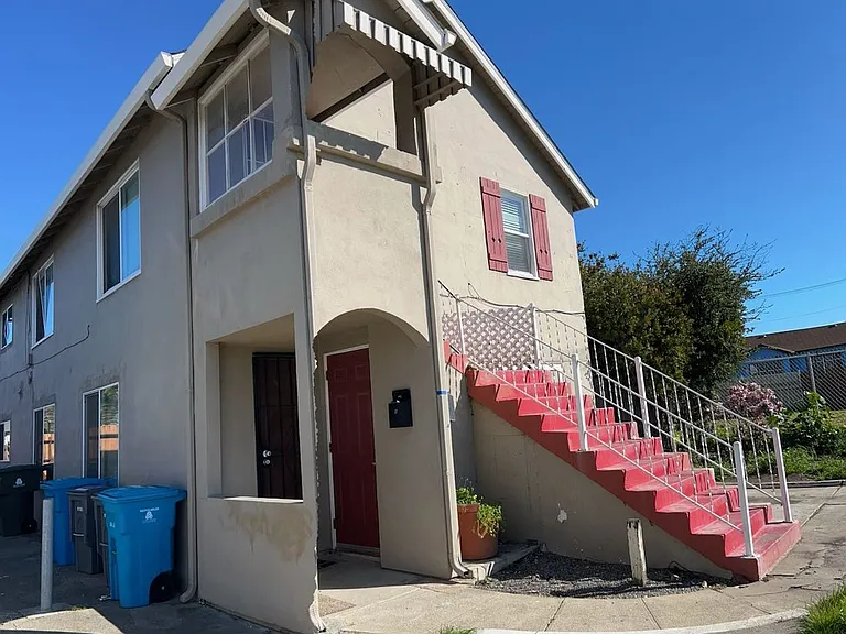 1820 Carolina St — Photo 1