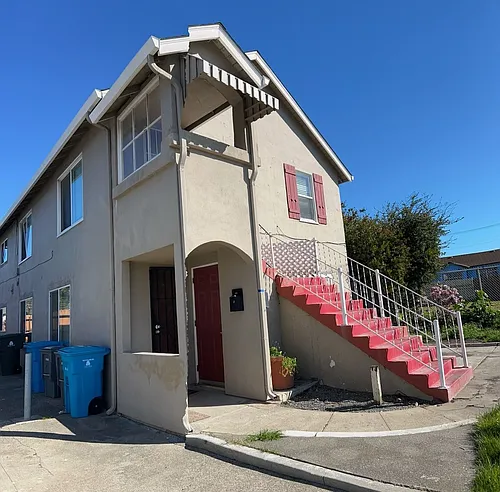1820 Carolina St Photo 1
