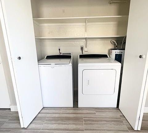 5th image of 520 W Hononegh Dr