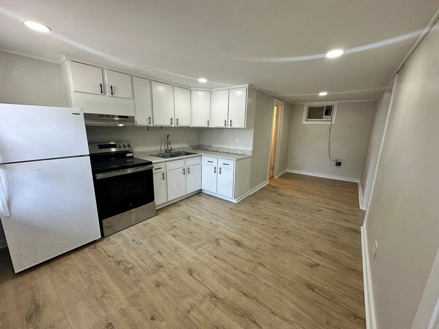 Newly remodeled 2 bedroom — Photo 4