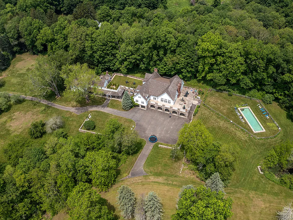 10 Sunny Ridge Rd