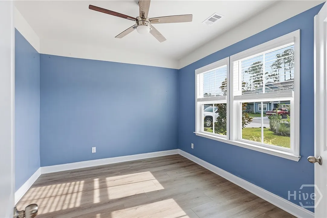 4 bed, 3.5 bath, 2380 sqft, $2,700 — Photo 4