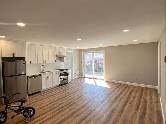 2nd image of 308 Center Ln