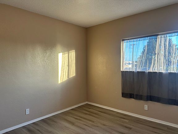 5th image of 303 N Lincoln St #B