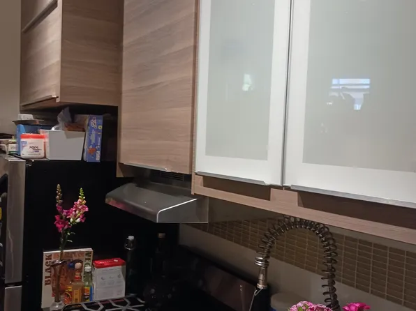 4406 Locust St #2F, Philadelphia, PA 19104