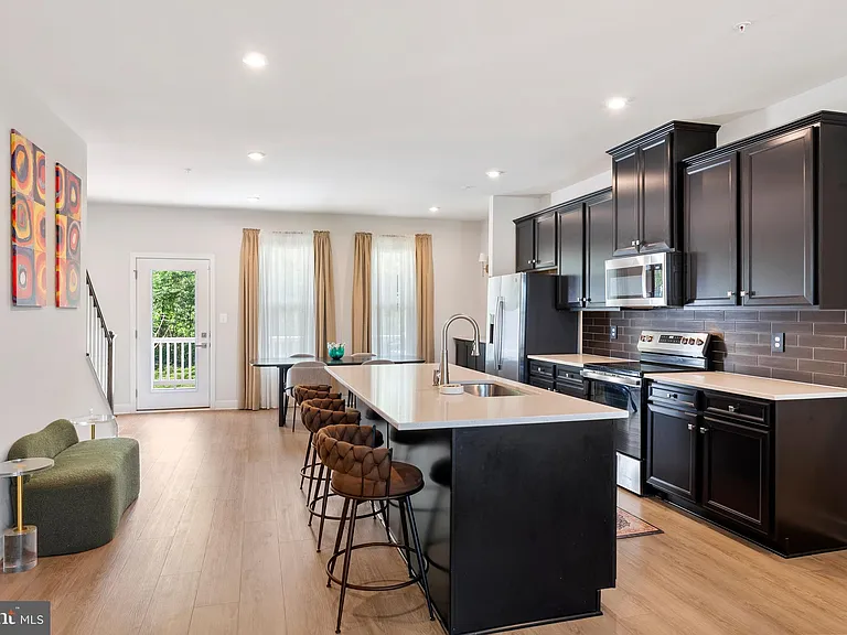 7903 Tanbridge Ln — Photo 18