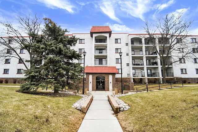 2 bed, 1000 sqft, $1,900 — Photo 1