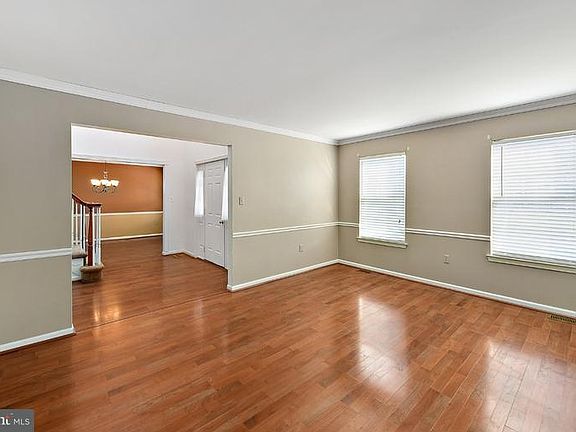 3rd image of 800 Laurelwood Ct