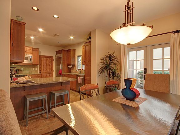 3rd image of 465 N Villaggio