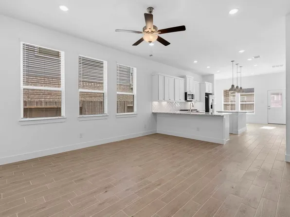 19348 Poppy Village Cir, Magnolia, TX 77355