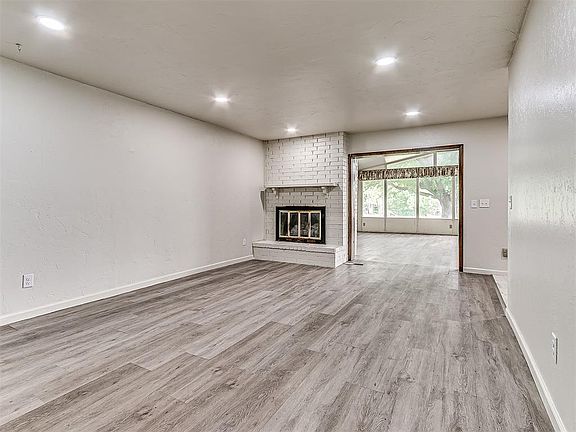 3rd image of 1170 Mockingbird Cir