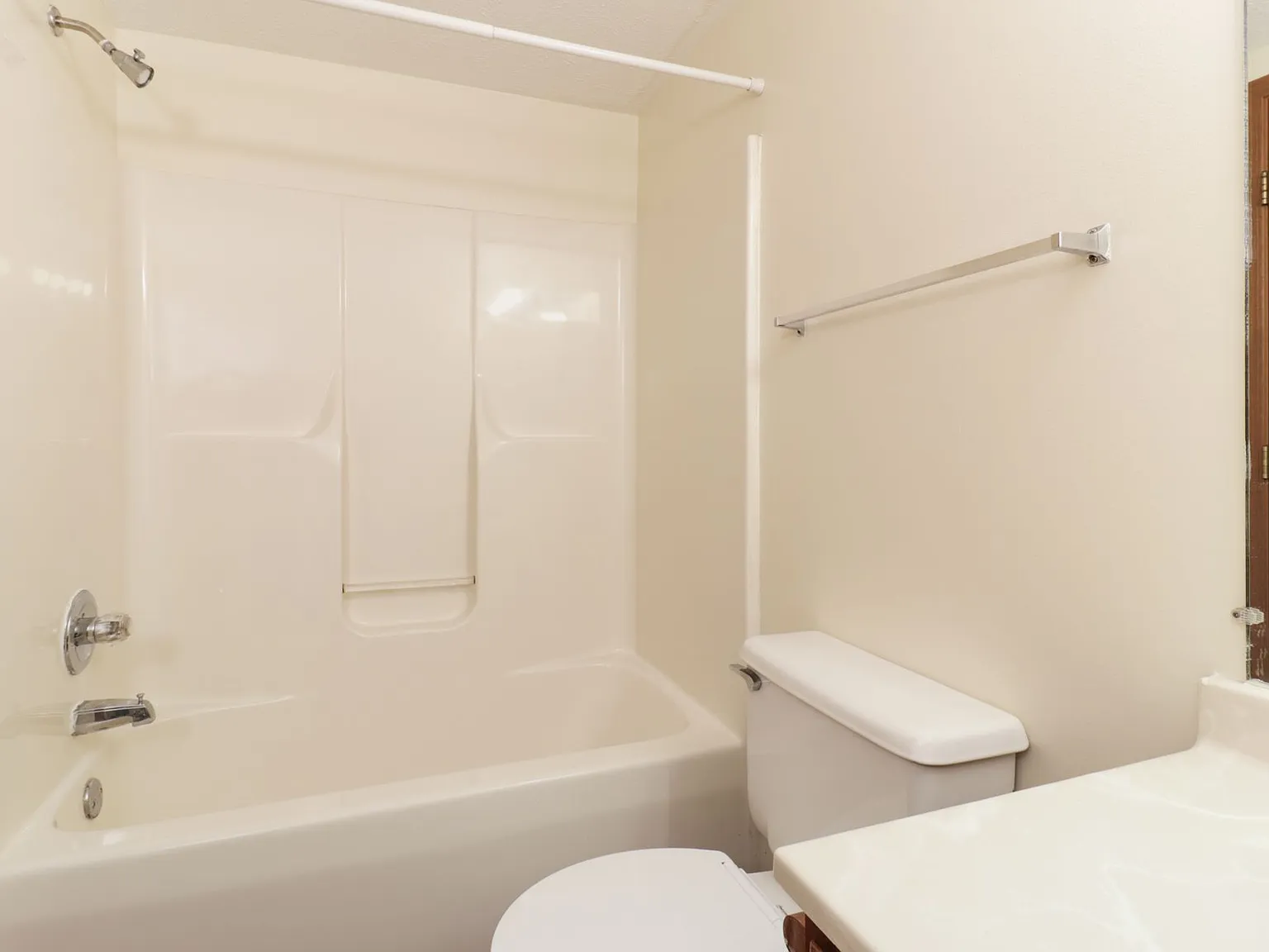 Christopher Way Apartments — Photo 3
