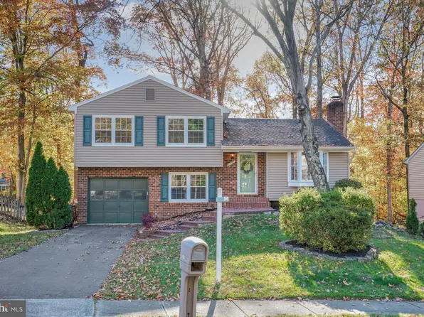 2941 Fox Tail Ct, Woodbridge, VA 22192