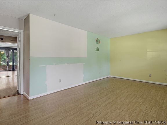 5th image of 7601 Jennings Ln