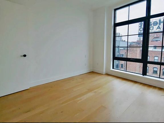 4th image of 25 Bruckner Blvd APT 6O
