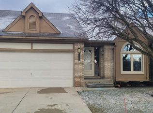 35954 Fierimonte Dr, Clinton Township, MI 48035