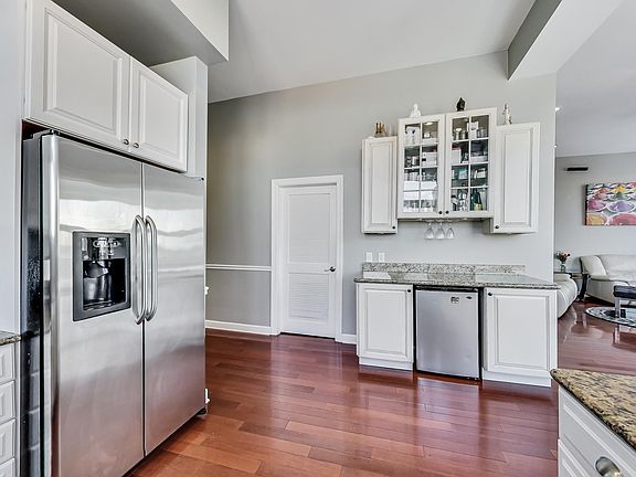 4th image of 1395 N Milwaukee Ave Unit 3W