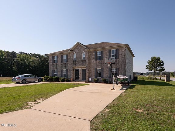 3rd image of 517 S Pointe Dr #B