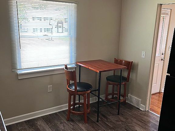 5th image of 637 Cornell Ave