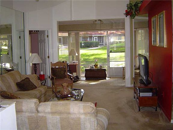 2nd image of 117 Wimbledon Cir