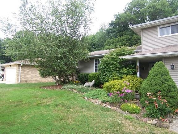 3rd image of 1646 Eisenhower Dr