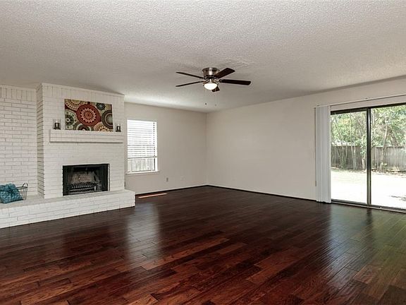 4th image of 716 Heather Wood Dr