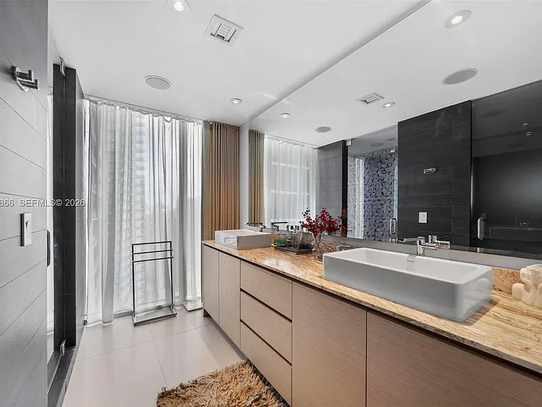 1040 Biscayne Blvd #Penthouse 4607 — Photo 22
