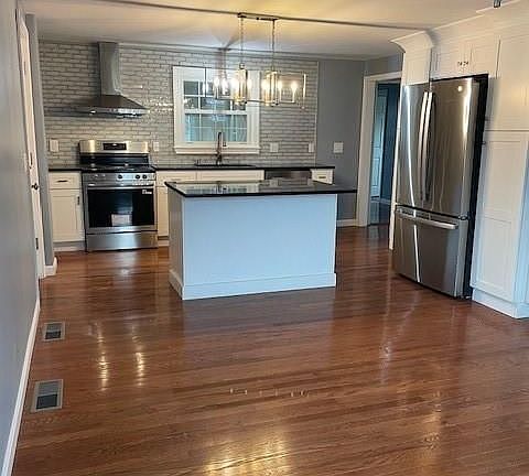 2nd image of 94 Puritan Dr