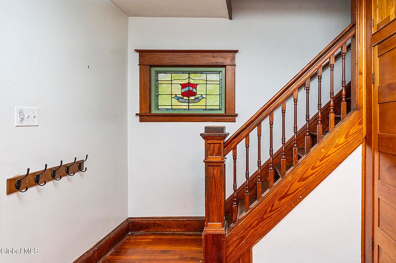 5th image of 969 Vischer Avenue
