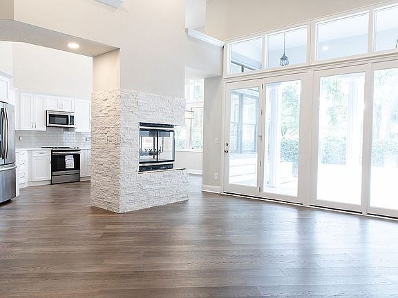 5th image of 1261 W Langley Ct