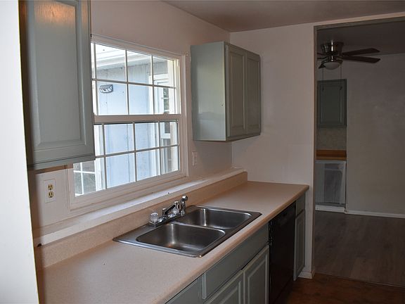 3rd image of 111 S Dakota St