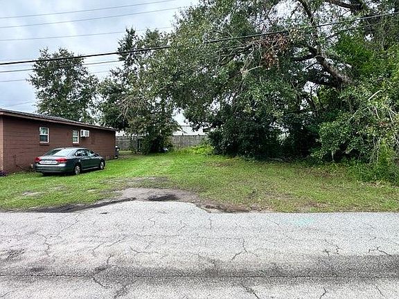 2nd image of 2528 Highpoint Rd