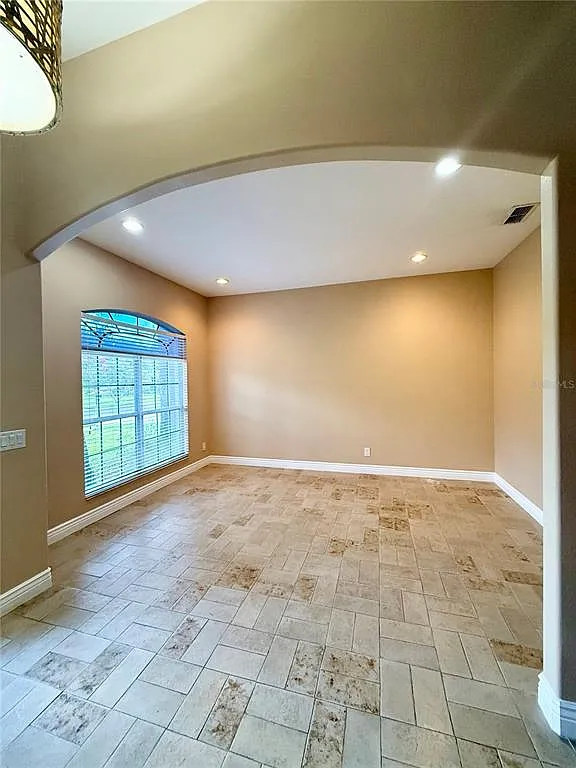 4 bed, 3.0 bath, 2605 sqft, $2,750 — Photo 3