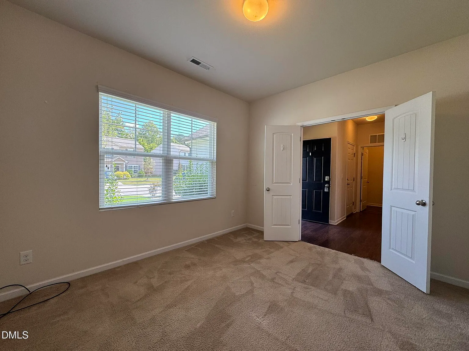 4 bed, 3.5 bath, 2400 sqft, $2,195 — Photo 4