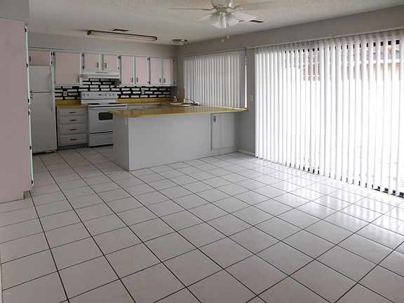 3rd image of 2934 N 71st Dr